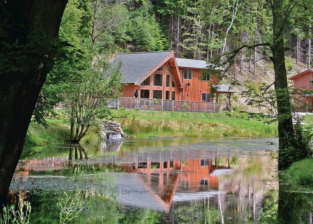 Penvale Lakes Lodges Лланголлен Екстер'єр фото